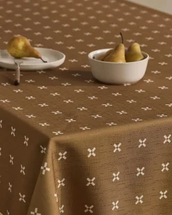 GEOMETRY Amber Stitch Tablecloth