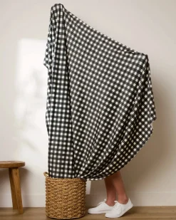 GEOMETRY Boohoo Charcoal Butter Blanket