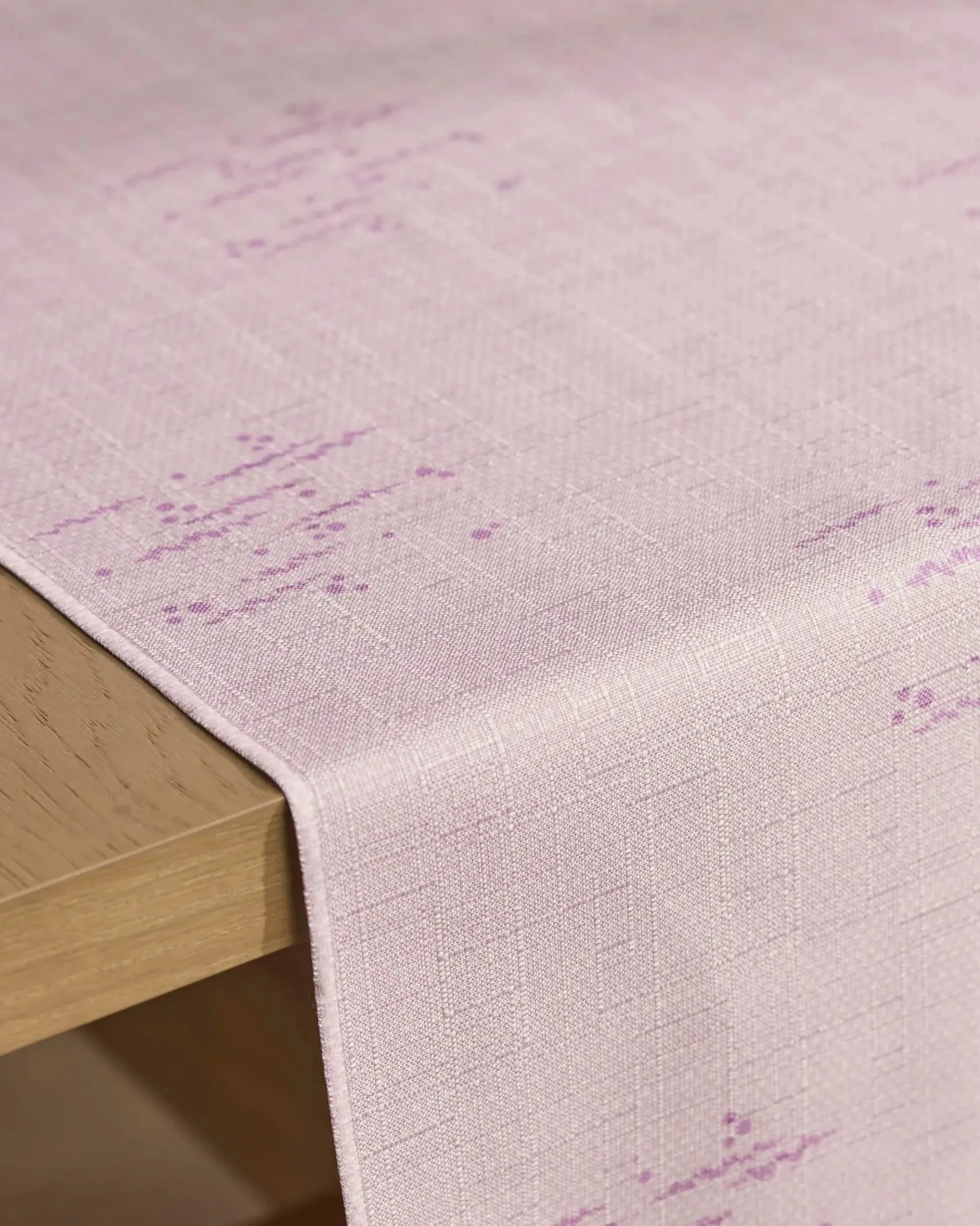 GEOMETRY Bubble Ditzy Dusty Rose Table Runner