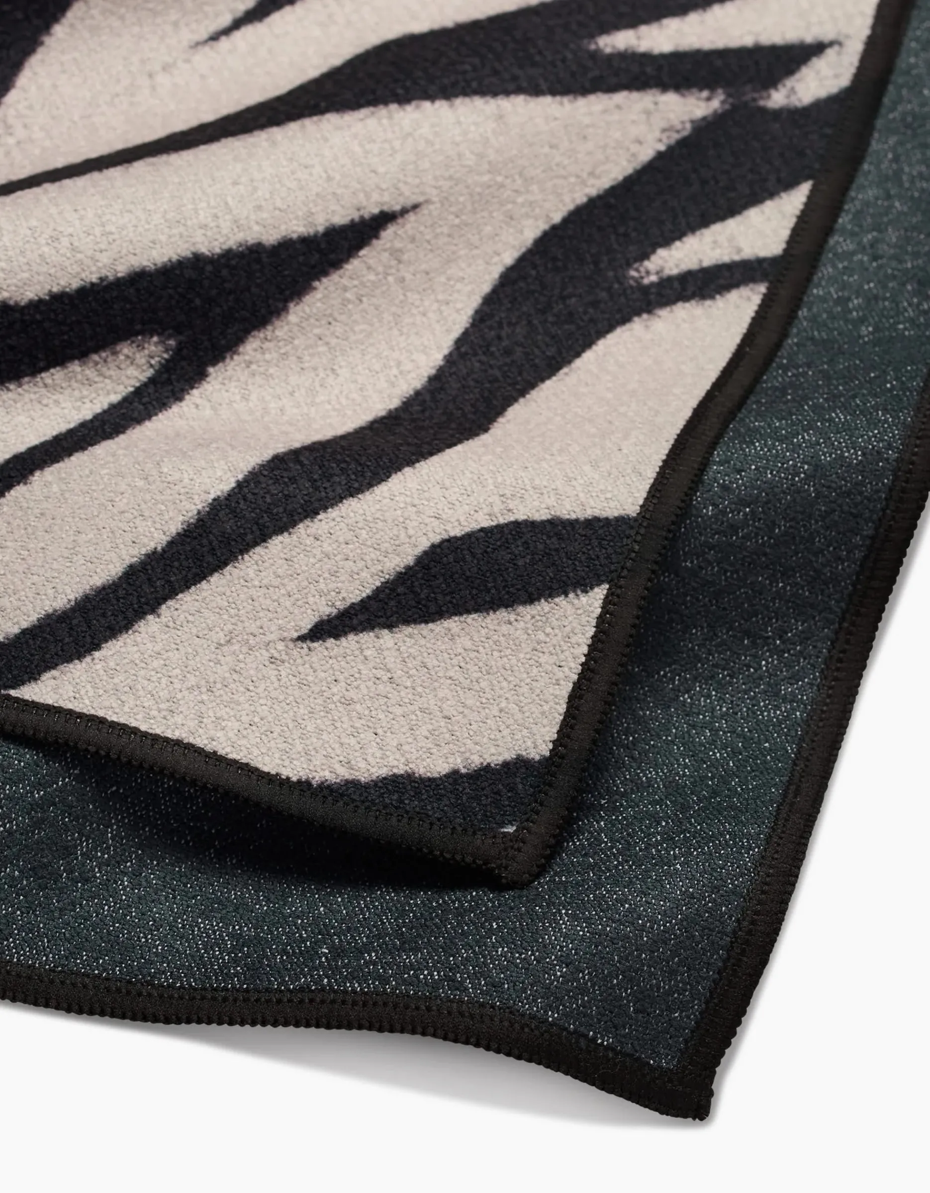 GEOMETRY Chase Fitness Towel