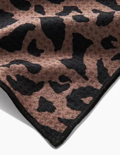 GEOMETRY Cheetah Hound Paw Towel