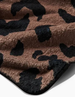 GEOMETRY Cheetah Hound Plush Towel