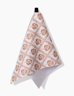 GEOMETRY Dancing Vines Bar Towel