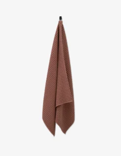 GEOMETRY Dusty Rose Waffle Bath Towel