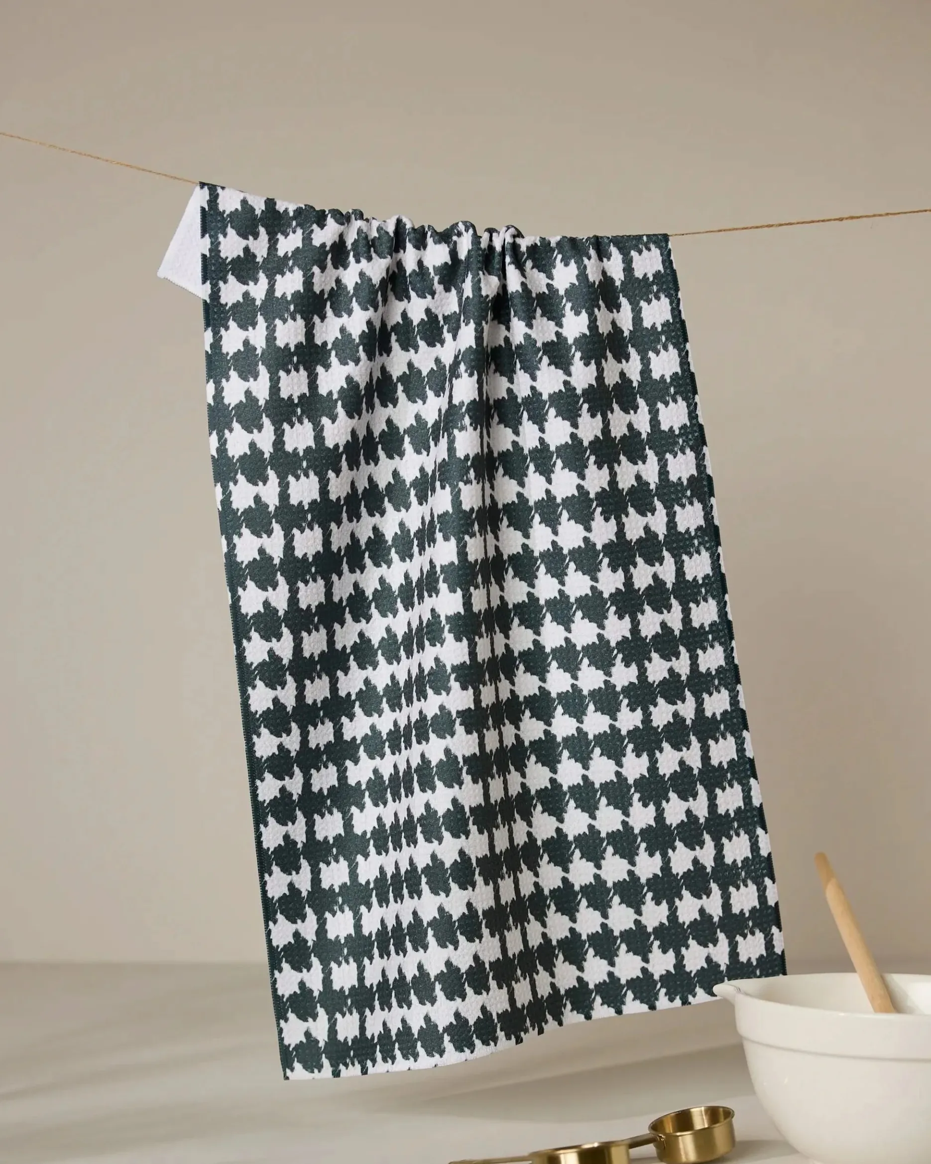 GEOMETRY Electric Houndstooth Black Tea Towel