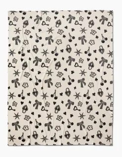 GEOMETRY Heart Locket Butter Blanket