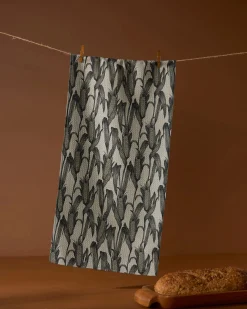 GEOMETRY Husk Bar Towel