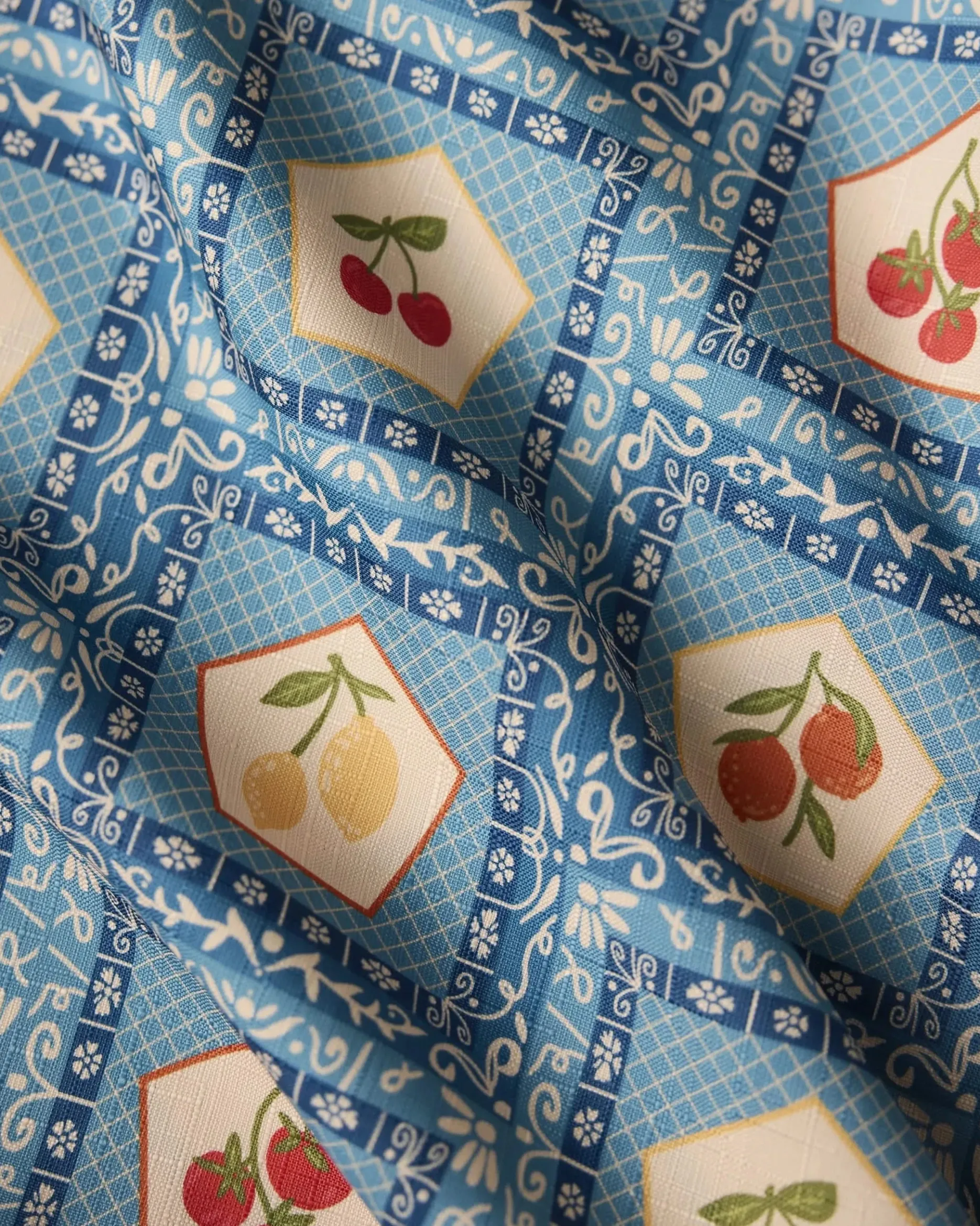 GEOMETRY Italian Tiles Table Runner