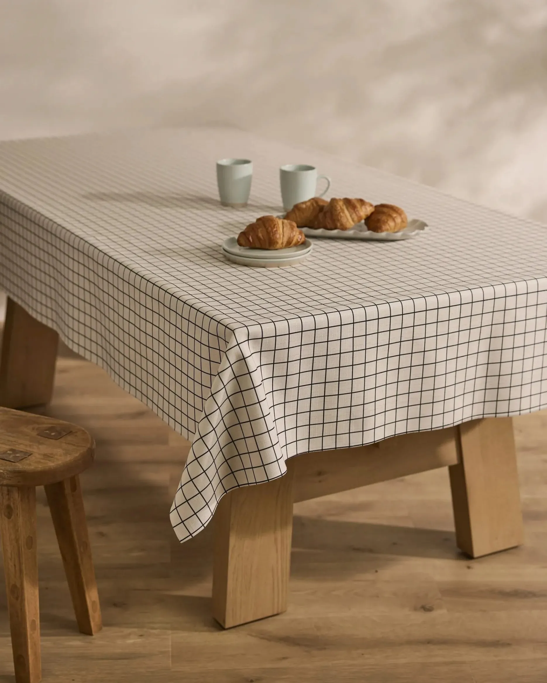 GEOMETRY Metro Grid Tablecloth