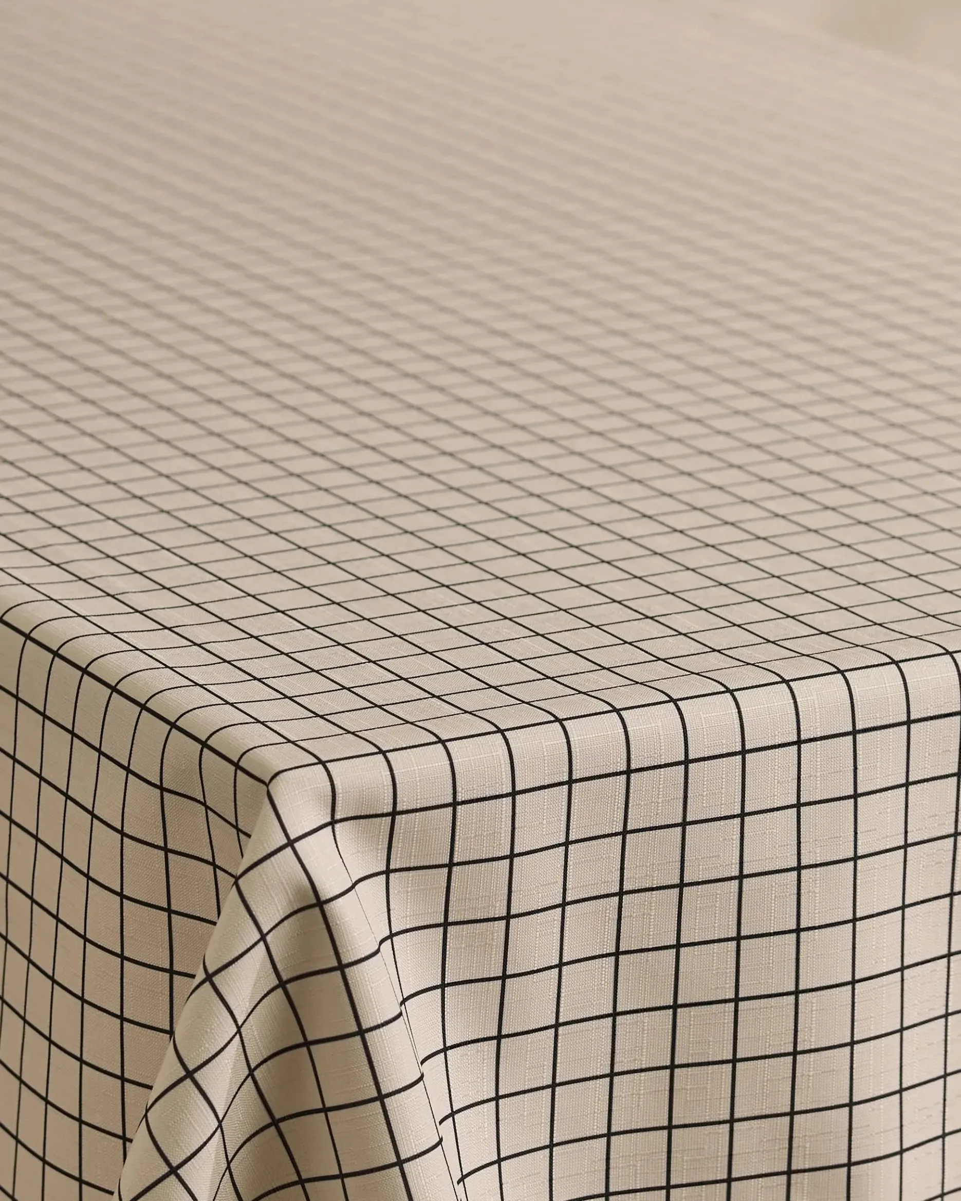 GEOMETRY Metro Grid Tablecloth