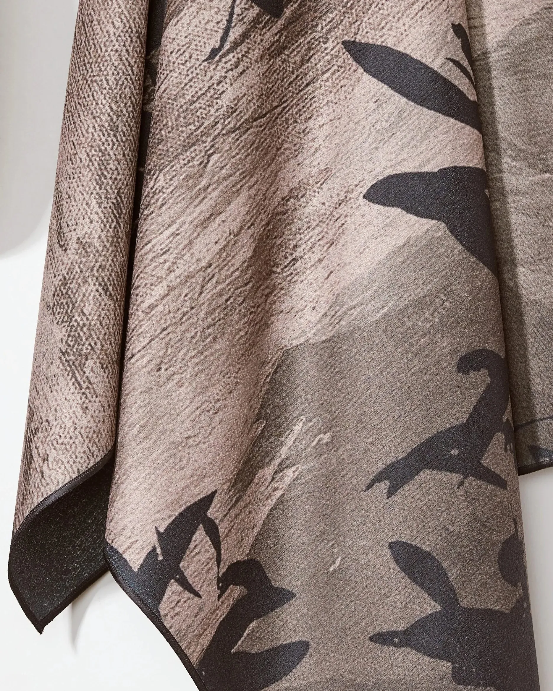 GEOMETRY Oaklen Beach Towel