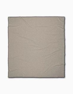 GEOMETRY Pebble Beach Blanket