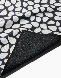 GEOMETRY Pebbles Yoga Towel