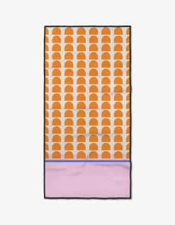 GEOMETRY Pink Illusion Fitness Towel