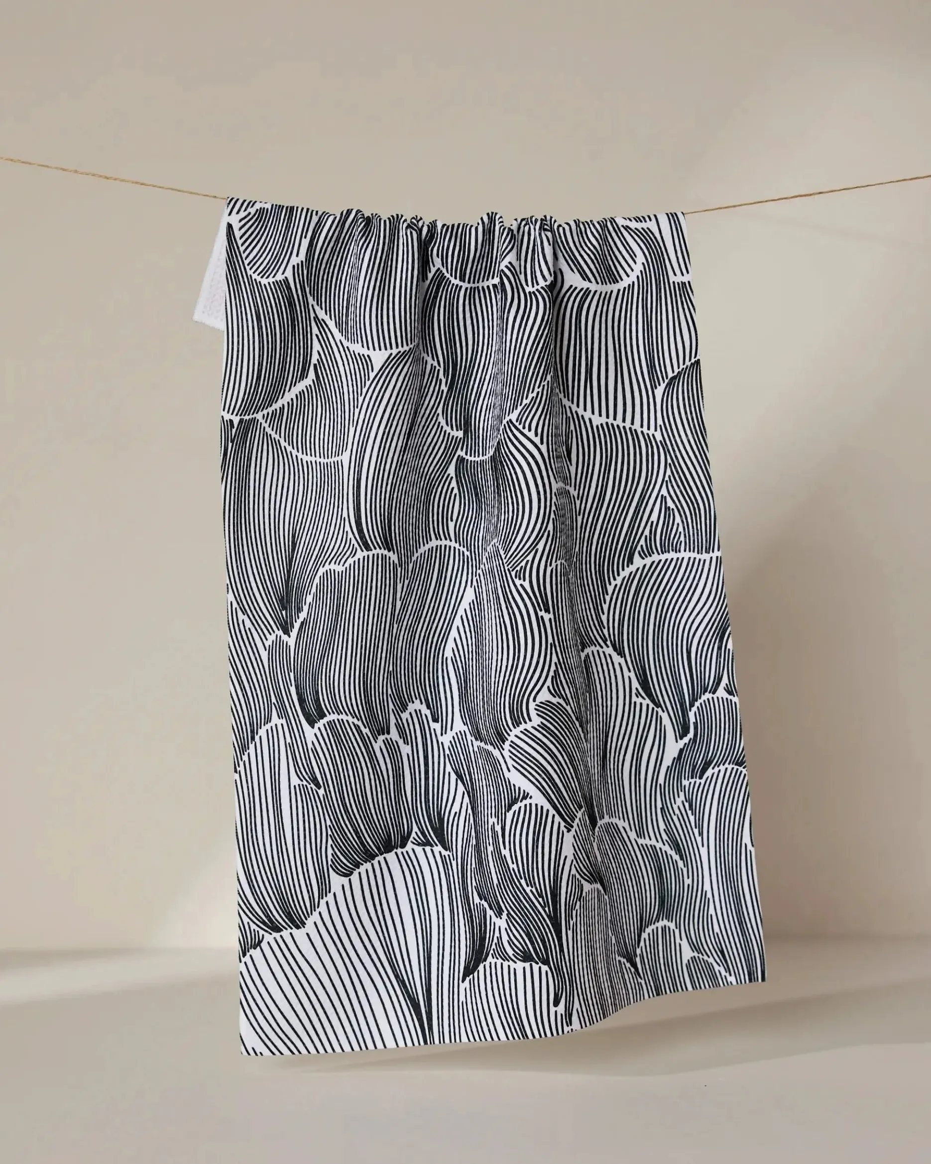 GEOMETRY Posh Petals Fresh Linen Tea Towel