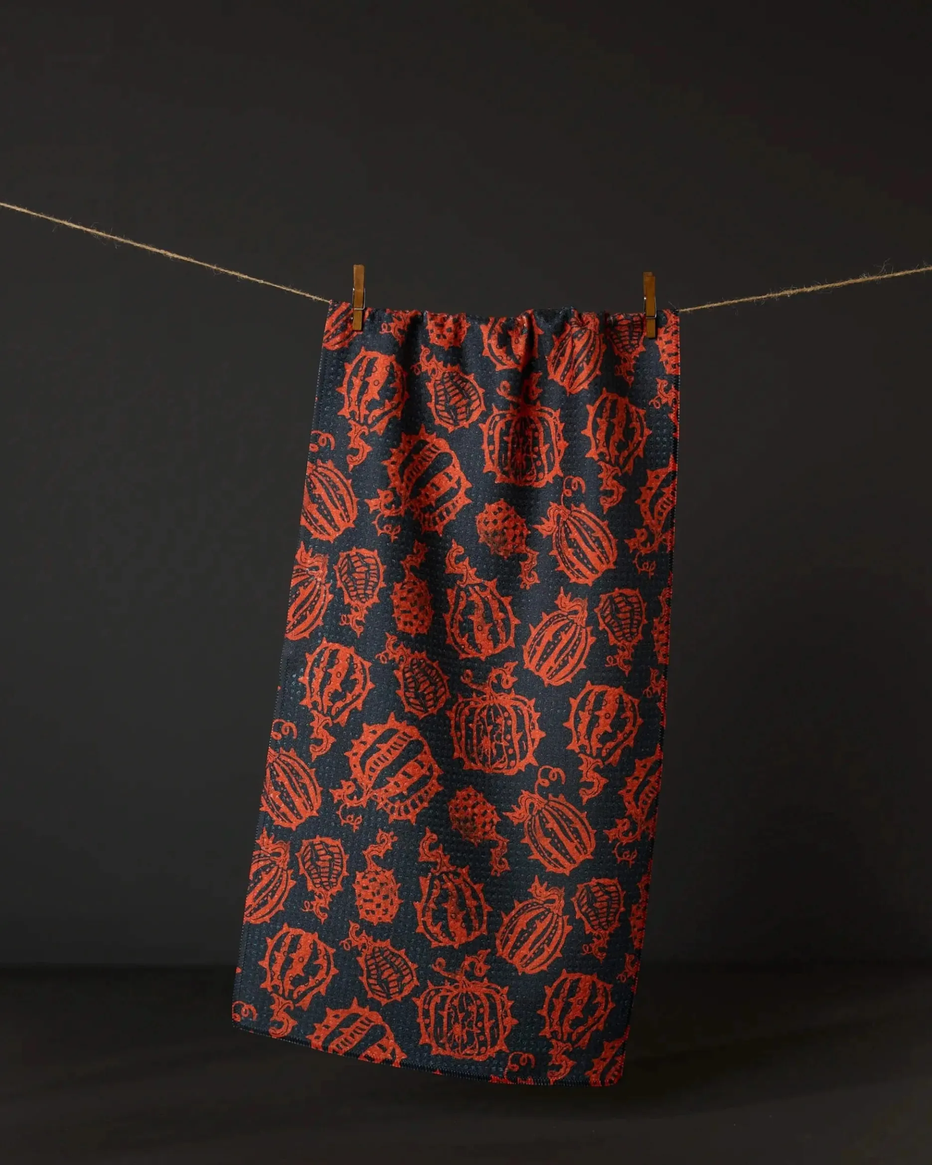 GEOMETRY Punk Pumpkins Black Bar Towel