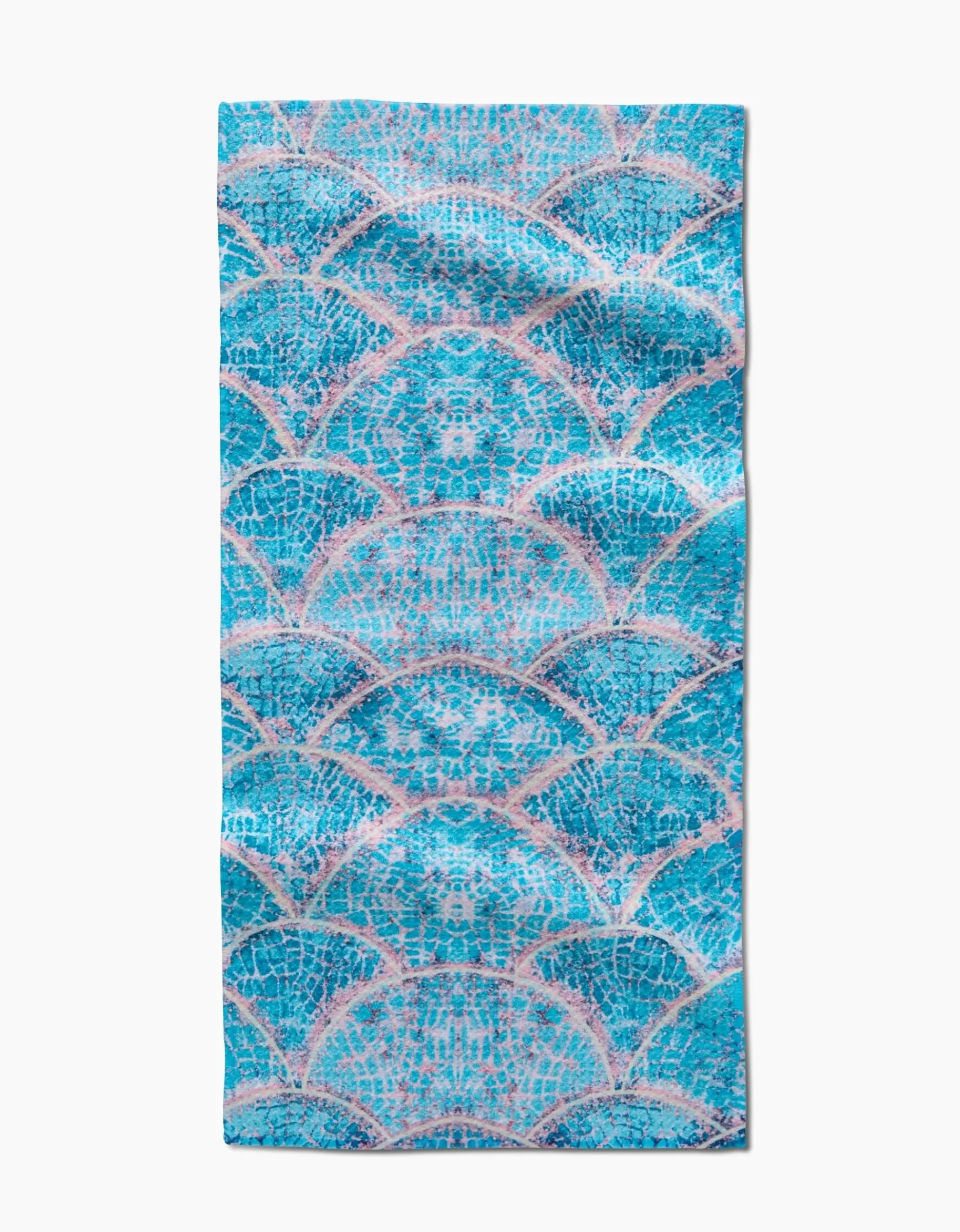 GEOMETRY Scallop Hills Bar Towel