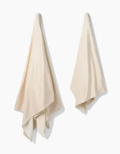 GEOMETRY Soft Glow Butter Blanket