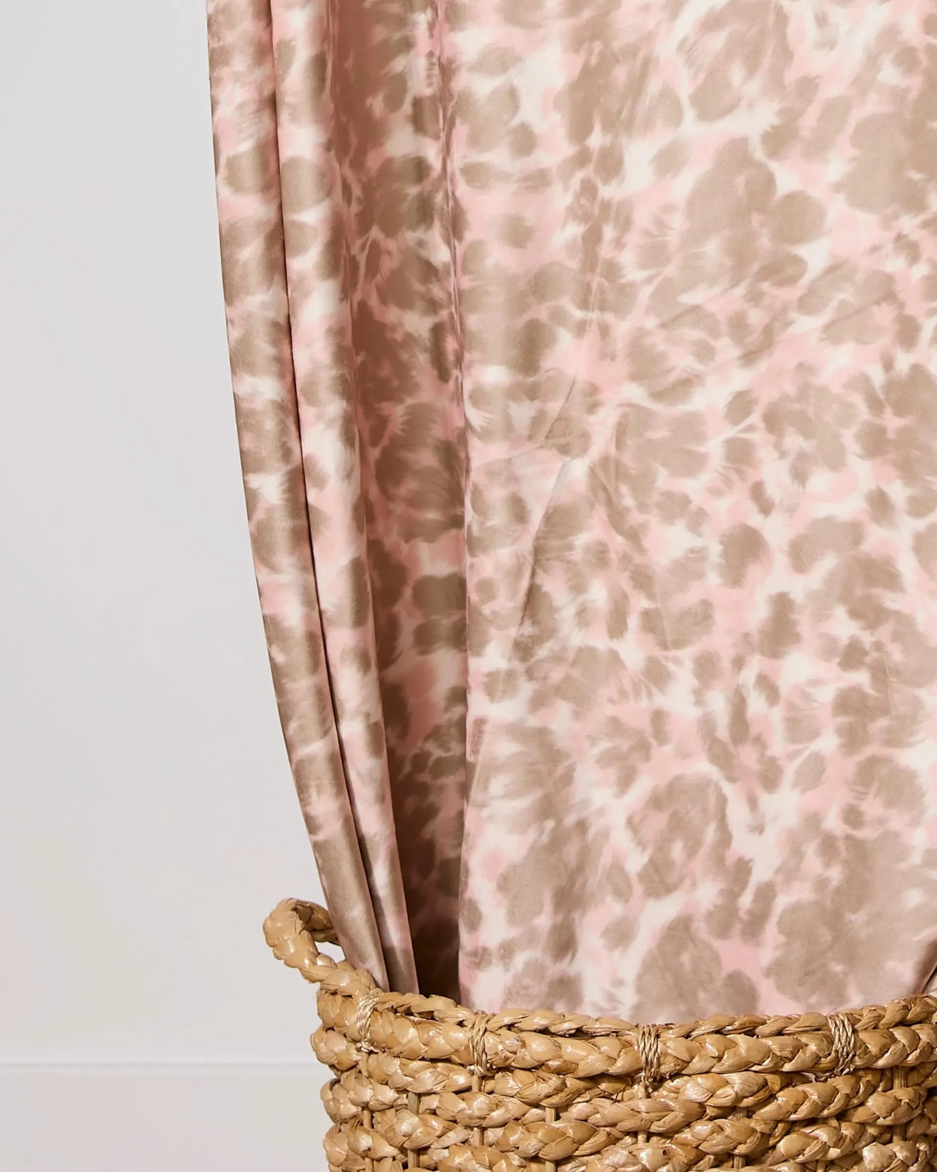 GEOMETRY Soft Umber Butter Blanket