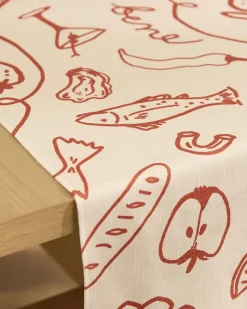 GEOMETRY Summer Air Table Runner