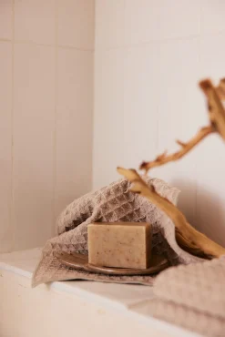 GEOMETRY Taupe Waffle Washcloth Set