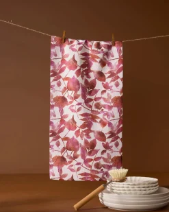 GEOMETRY Watercolor Dreaming Bar Towel