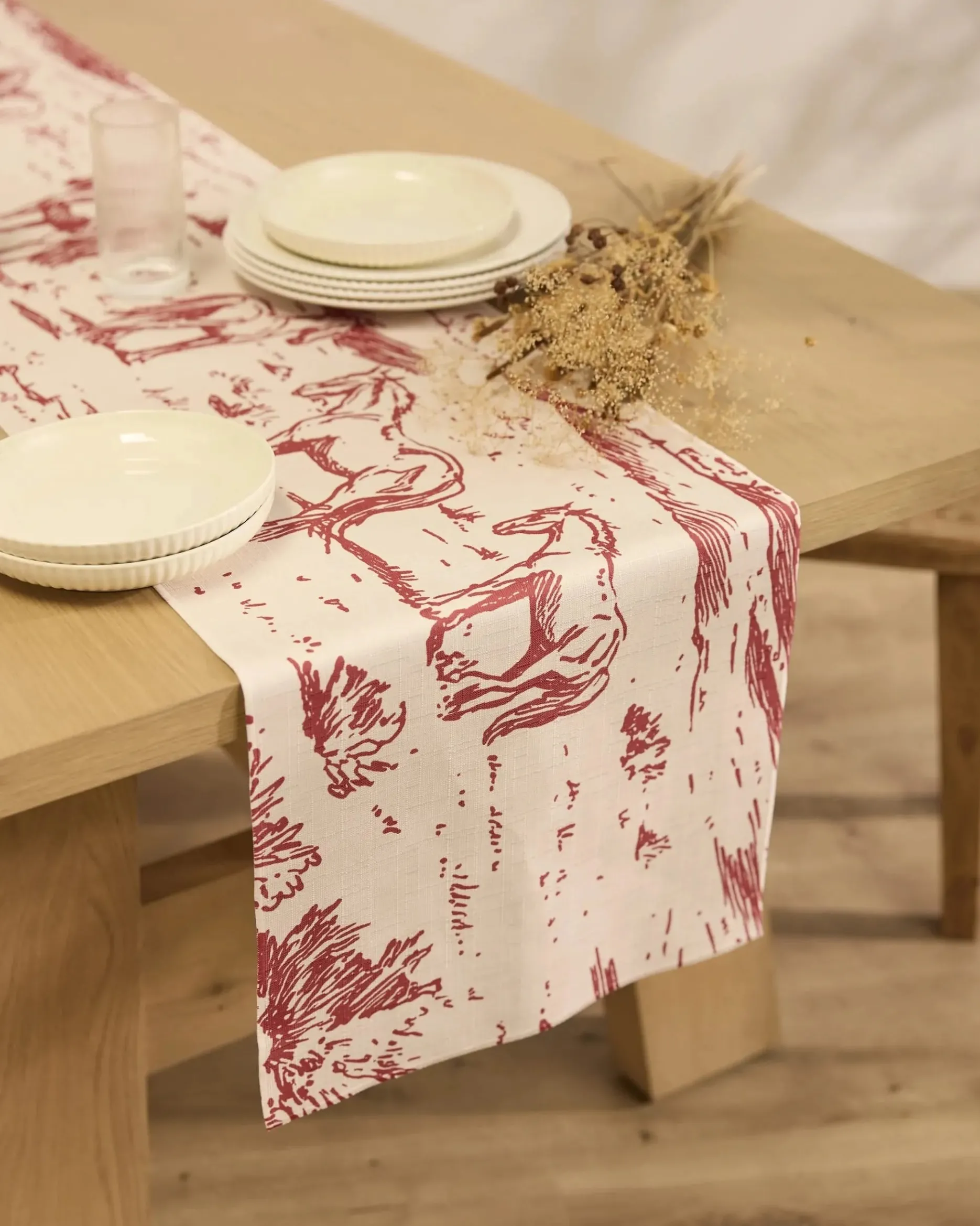 GEOMETRY Western Scene Table Runner