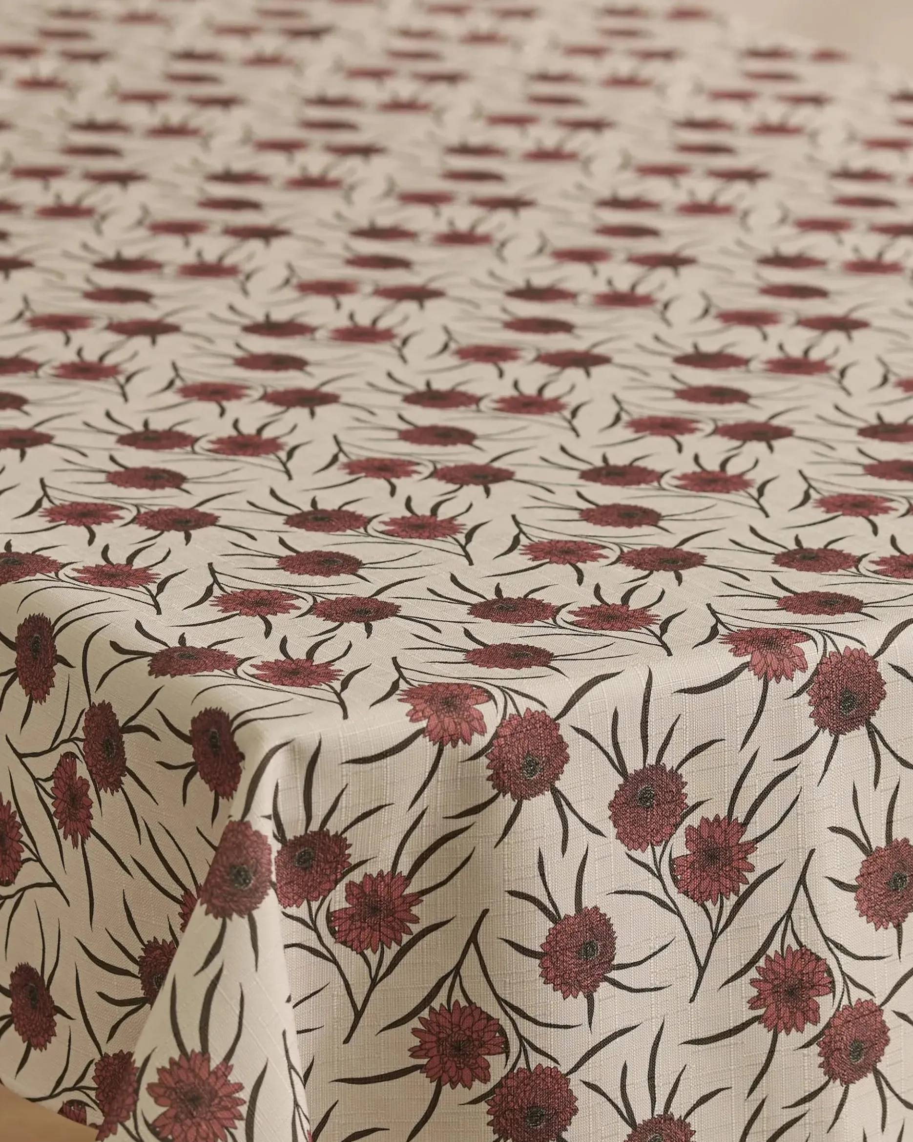 GEOMETRY Wild Dahlia Tablecloth