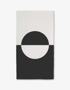 GEOMETRY Yin Yang Luxe Bath Towel